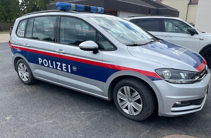 Im Bahnhof wartete die Polizei bereits auf vier Verdächtige, die dem Schüler das Geld abgenommen ...