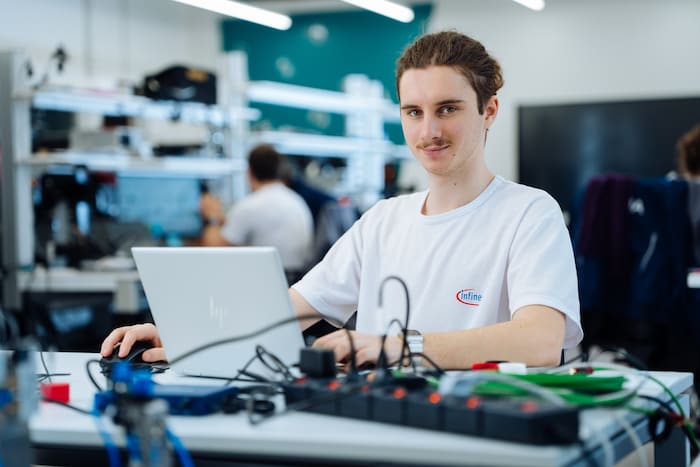 Elias befindet sich bereits im 3. Lehrjahr.