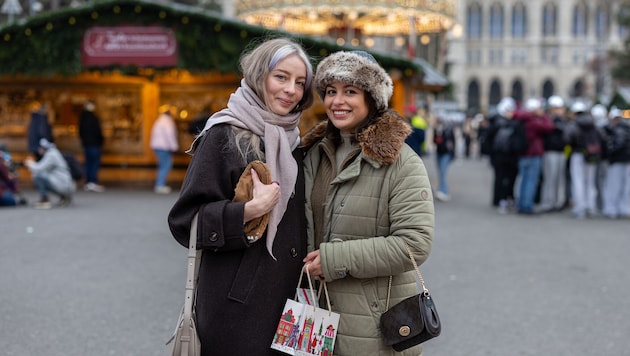 Helen W. (24) und Alejandra G. (31) wünschen sich, dass weniger im Sozialbereich eingespart ...
