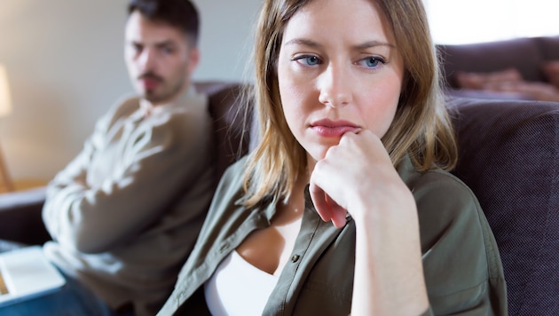 Eine Depression zeigt sich bei Frauen anders als bei Männern.