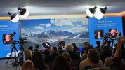 Jeff Jarvis und Armin Wolf (li.) eröffneten den 17. Mediengipfel, der in Seefeld Premiere ...