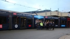 Initiatoren, Unterstützer und das „Frauen aus allen Ländern“-Team bei der Präsentation der ...