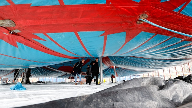Das Landestheater wanderte während seines Umbaus 2022 mit einem Zelt aufs Messegelände.