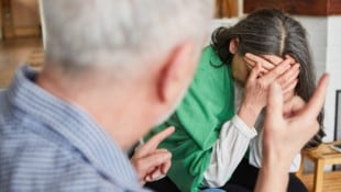 Robert Kneschke Frauen über 60 kommen seltener zu Beratungen, obwohl sie statistisch öfter Opfer von Femiziden ...