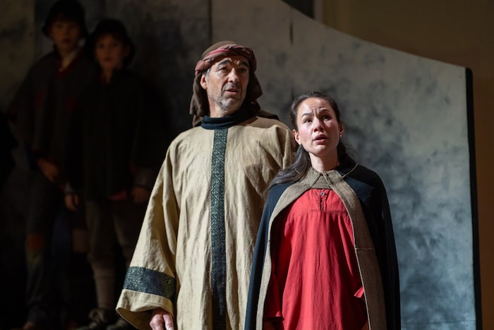 Als Maria und Josef ist das bewährte Duo Madeleine Widhalm und Ernst Meixner zu sehen.