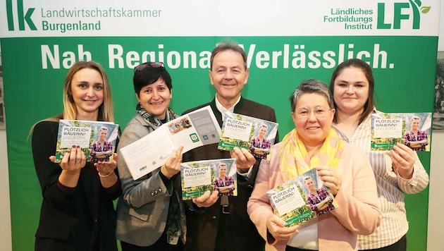 Die Jungbäuerinnen Rafaela Köller (li.) aus Stöttera und Julia Rechtberger (re.) aus Steinbrunn ...