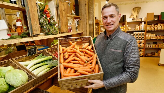 Markus Hillebrand produziert auch selbst Gemüse für das BVN. Neben Karotten und dem Grazer ...