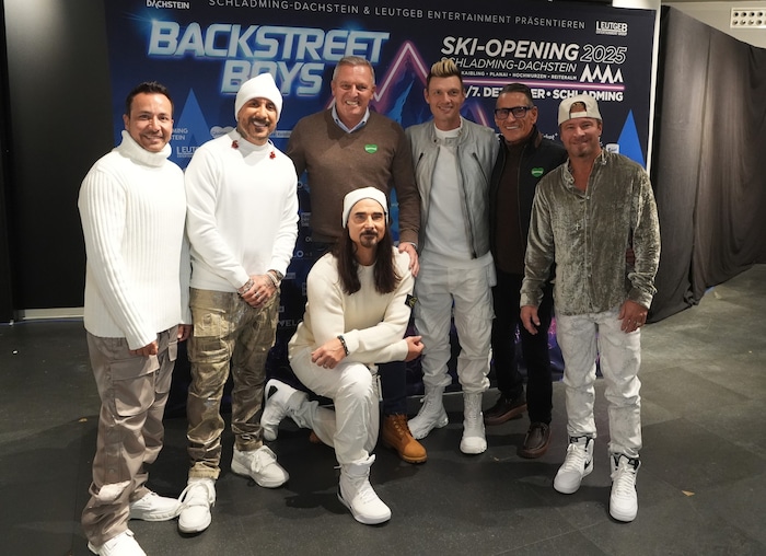 Auch Landeshauptmann Mario Kunasek (M.) und Veranstalter Klaus Leutgeb (re.) waren von den Boys ...