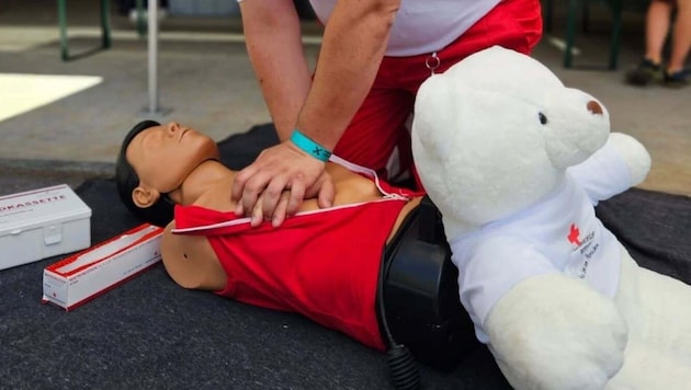 In Österreich sind jährlich rund 6500 Personen von einem unerwarteten Herzstillstand betroffen.