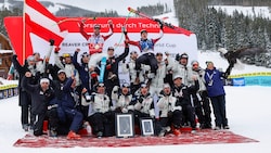 Vincent Kriechmayr (li. oben) und Raphael Haaser ließen sich feiern.