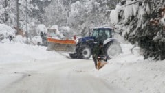 Noch liegt nicht so viel Schnee, doch ein Schneepflugeinsatz war in Bad Bleiberg schon notwendig ...