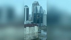 In der Glasfront des Wolkenkratzers in Grosny-City klafft ein riesiges Loch.
