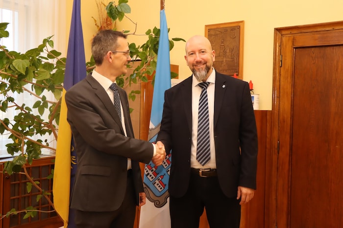 Vizebürgermeister Marcus Berlosnig (re.) freut sich auf eine weitere, gute Zusammenarbeit.