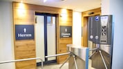 Der Gang zur Toilette ist schon oft kostenpflichtig – weil die Reinigung teuer ist.
