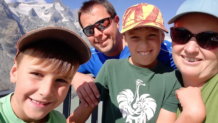 Vor Reinhards Erkrankung war die Familie gerne in den Bergen unterwegs, hier bei einem der ...