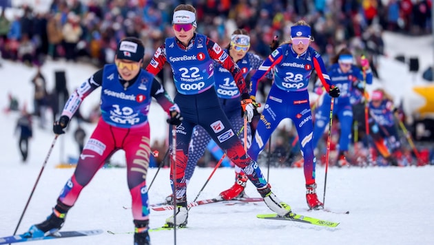 Katharina Gruber (2.v.l.)