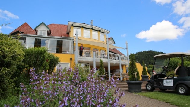 Allein auf der Panorama-Terrasse haben 105 Gäste Platz.