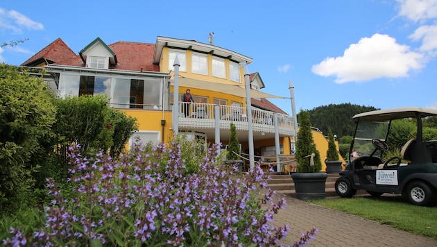 Allein auf der Panorama-Terrasse haben 105 Gäste Platz.
