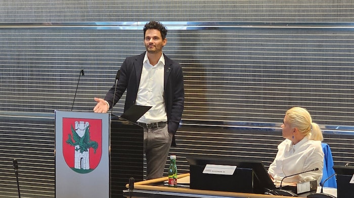 Prüfer Ulrich Kraßnig gab im Gemeinderat Auskünfte. Jetzt klagt er.