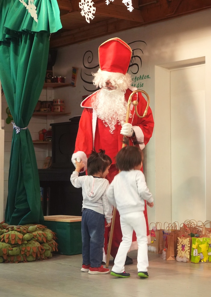 Keine Berührungsängste hatten auch die Jüngsten.