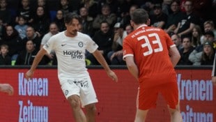 Ivo Vastic, Mitglied von Sturms Jahrhundert-Elf, soll die Fans am Parkett mit Gustostückerln ...