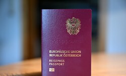 Ist man Staatsbürger, kann ein Reisepass beantragt werden. Der österreichische Pass zählt ...