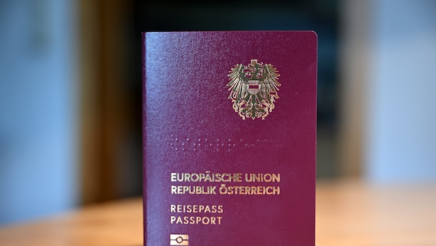 Ist man Staatsbürger, kann ein Reisepass beantragt werden. Der österreichische Pass zählt ...