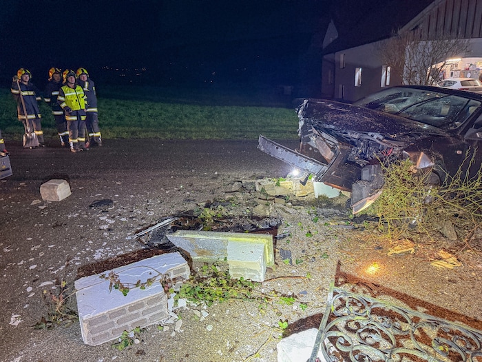 Die Gartenmauer hielt den Anprall nicht stand