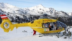 Ein Hubschrauber flog den Verletzten in die Klinik nach Innsbruck (Symbolbild).