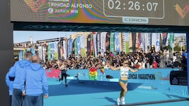 Julia Mayer beim Zieleinlauf