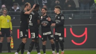 Sturm Graz führt im Derby.