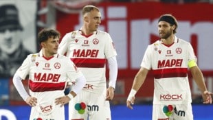 APA/ERWIN SCHERIAU Torschütze Christian Lichtenberger, Alexander Hofleitner, Daniel Maderner (v. li.) und der GAK ...