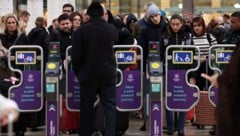 Nichts ging mehr: Reisende mussten am Sonntag viel Geduld aufbringen.