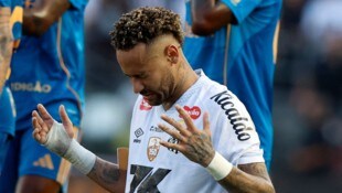 Neymar hat seinen Vertrag bei seinem Jugendverein FC Santos verlängert.