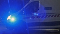 Fünf Verletzte, darunter zwei Kinder, wurden von der Rettung ins Krankenhaus gebracht ...