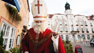 Jedes Jahr kommt der Nikolo nach Neunkirchen zu Besuch und macht Kinder glücklich. 