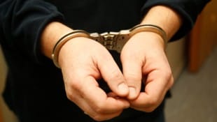 Der Mann ließ sich festnehmen, um wieder ins Gefängnis zu kommen (Symbolbild).