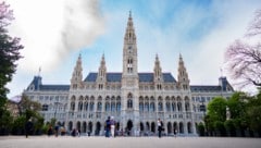 Im Rathaus geht man aktuell von weniger Schulden aus.