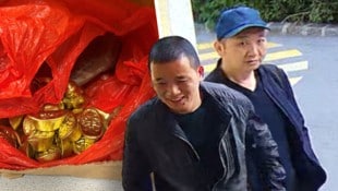 Nach diesen beiden Männern wird seit April gesucht. Sie sollen das Opfer mit falschen ...