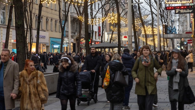 Beim Weihnachtsbummel auf der Mariahilferstraße in Wien