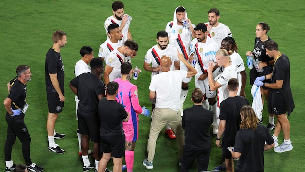Trinkpause bei der Klub-WM für die Profis von Manchester City.
