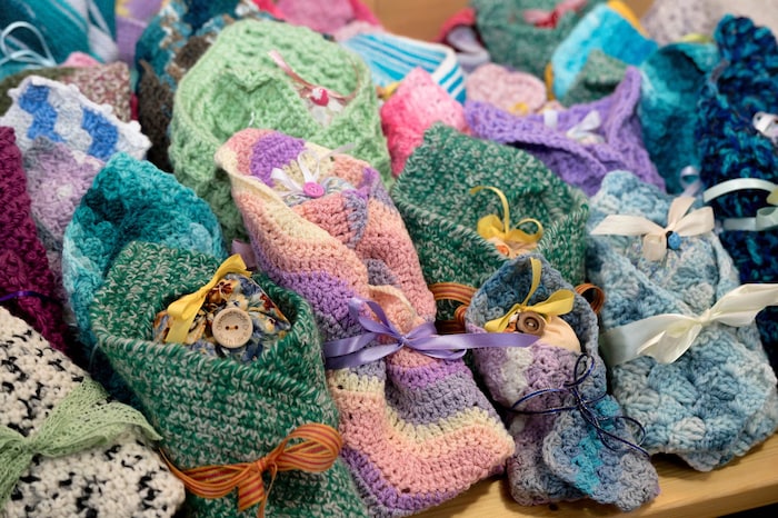 Zwölf Stunden lang wurde gestrickt und genäht