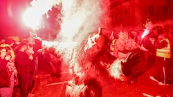 In Maxglan waren Krampusse von knapp 50 Passen aus dem In- und Ausland unterwegs. Es war für ...