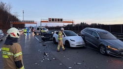 Die Freiwillige Feuerwehr Hallwang war an der Unfallstelle im Einsatz.