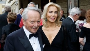 Wolfgang Porsche mit seiner frisch angetrauten Gattin Gabriele Prinzessin zu Leiningen 