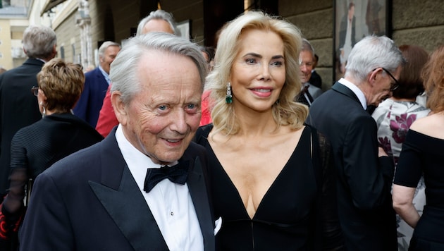 Wolfgang Porsche mit seiner frisch angetrauten Gattin Gabriele Prinzessin zu Leiningen