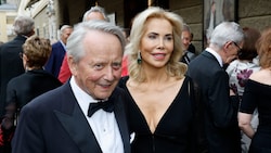 Wolfgang Porsche mit seiner frisch angetrauten Gattin Gabriele Prinzessin zu Leiningen 