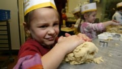 Dieser junge Kekserlbäcker schaut vermutlich wegen der Anstrengung etwas mürrisch, nicht wegen ...