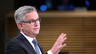 Magnus Brunner sieht nicht ein, dass sich Ungarn nicht an die neuen Beschlüsse zu Asylverfahren ...