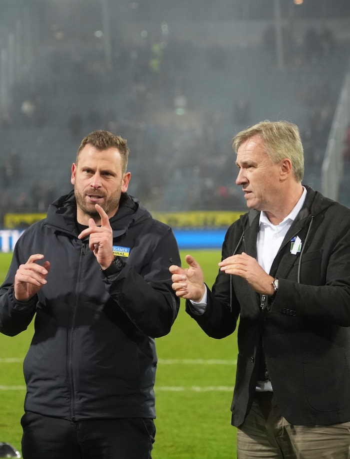 Sturm-Trainer Säumel und Präsident Jauk haben Gesprächsbedarf.
